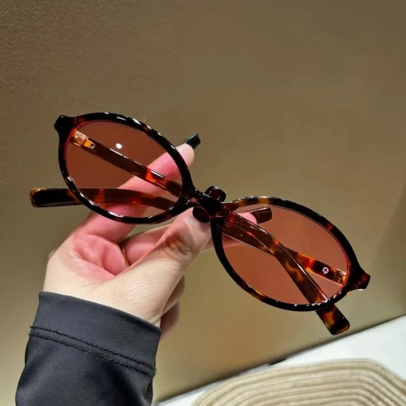 Vintage Fashion Glasses - Kacamata Hitam Bentuk Oval Baru Klasik