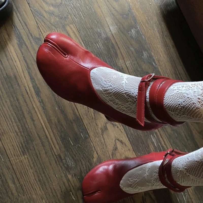 Vintage Fashion Fabrics - Sepatu Wanita Model Vintage Musim Semi