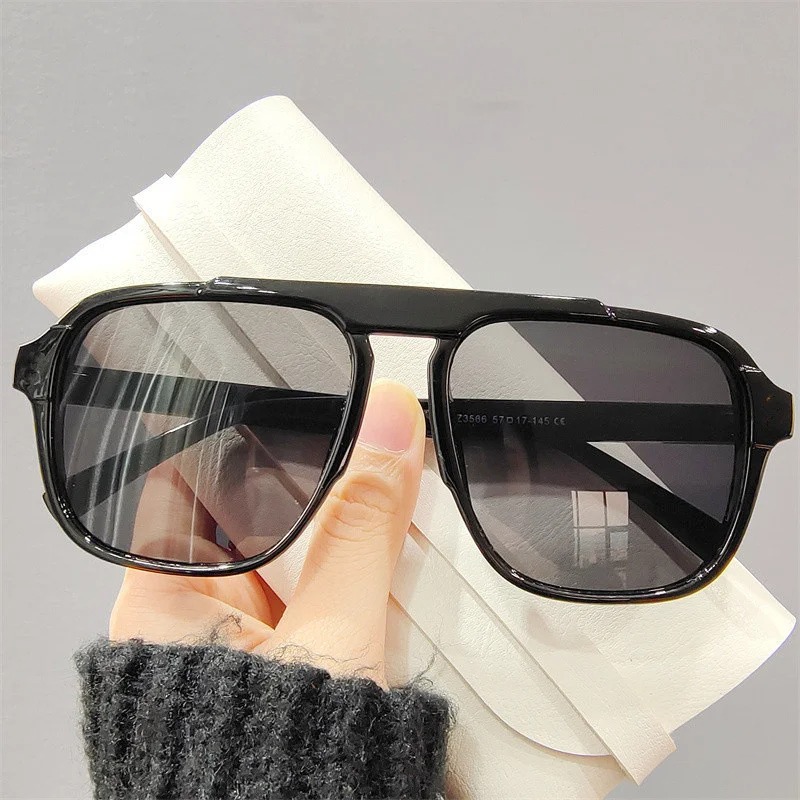 Kacamata Hitam Bingkai Besar B - Vintage Fashion Images ulasan dan harga