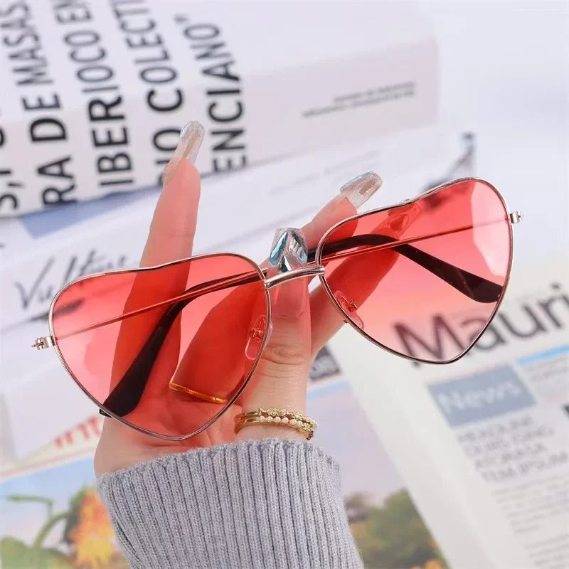 Kacamata Hitam Logam Bentuk Ha - Vintage Fashion Images ulasan dan harga