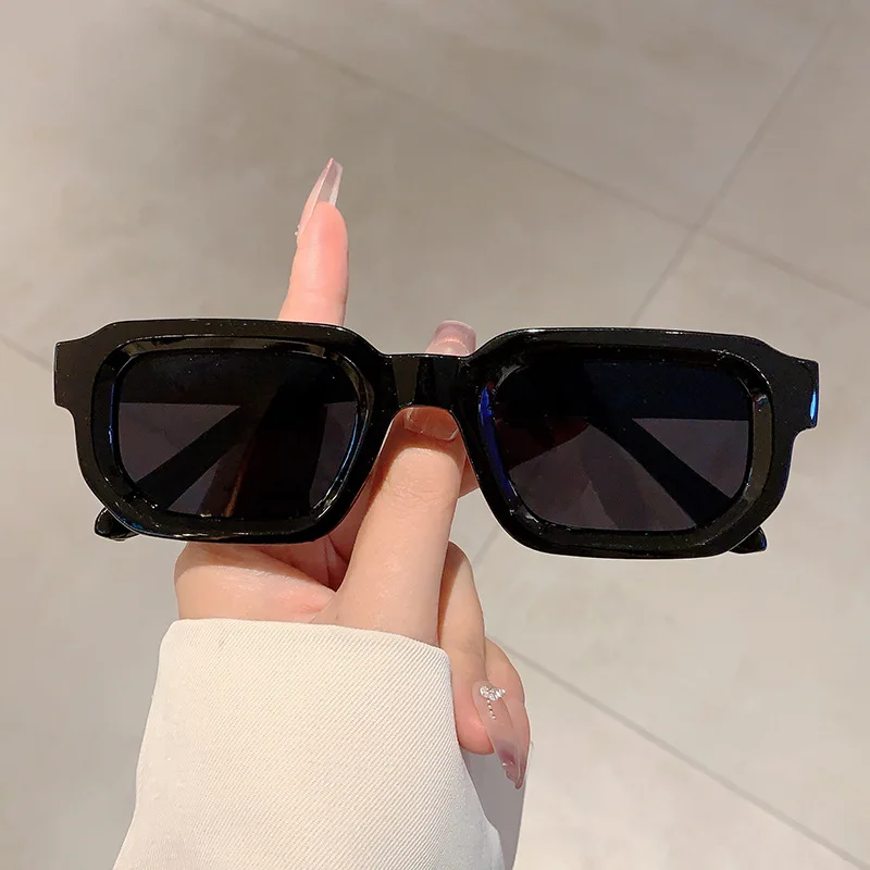 Kacamata Hitam Bingkai Persegi - Vintage Fashion Images ulasan dan harga